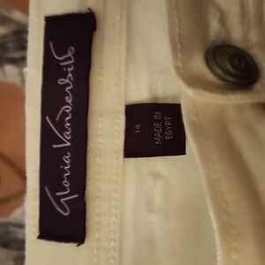 Gloria Vanderbilt capris